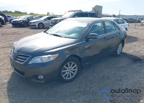 2010 Toyota Camry Xle V6 z USA, uszkodzony, nr VIN 4T1BK3EK6AU606410